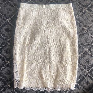 MIKA ROSE Lace pencil